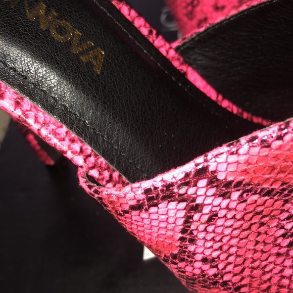 SEXY Fashion Nova Pink Snakeskin Heels SIZE: 8.5 CONDITION: New HEIGHT: 3.5 - Picture 7 of 7